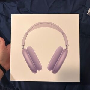 Apple Over-Ear Wireless Headphones - Lavender